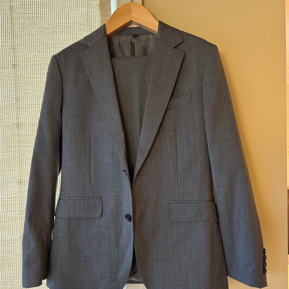 Bonobos Men’s Gray Suit (Jacket + Pants)